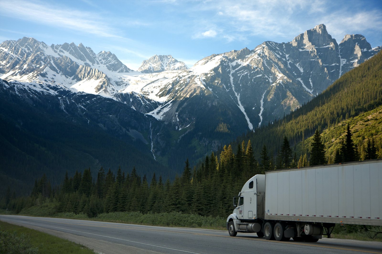 pexels-photoscom-93398_Truck_Highway (1)